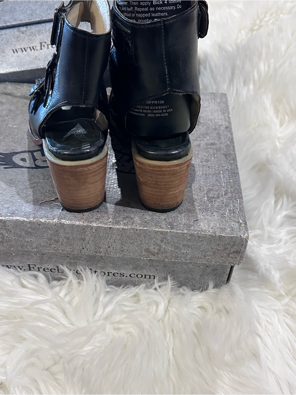 Freebird by Steven Quail Black Multi-Buckle Leather Sandals - Picture 4 of 5